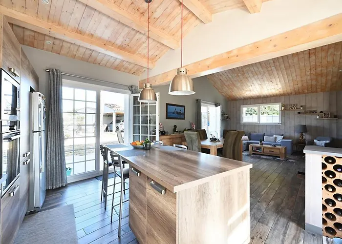 Maison Familiale A Saint-clement, Proche Plage, Jardin, Cheminee, Bbq, 3 Ch, Internet - Fr-1-434-114 * Saint-Clément-des-Baleines