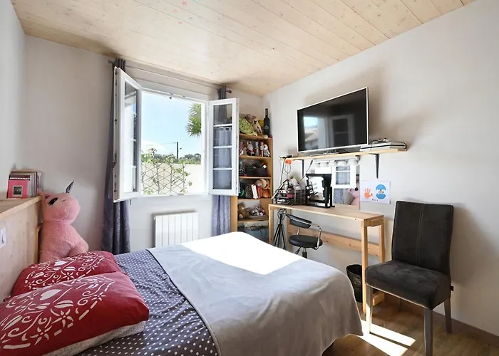 Maison Familiale à Saint-clément, Proche Plage, Jardin, Cheminée, Bbq, 3 Ch, Internet - Fr-1-434-114 *